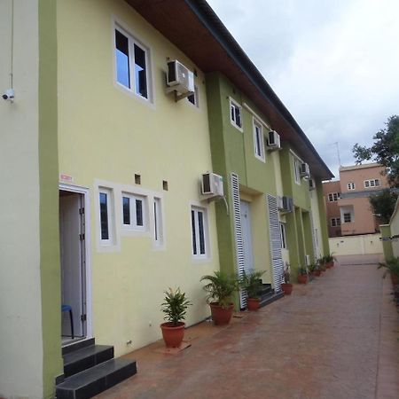 Alexia'S Place Hotel Lagos Exterior photo