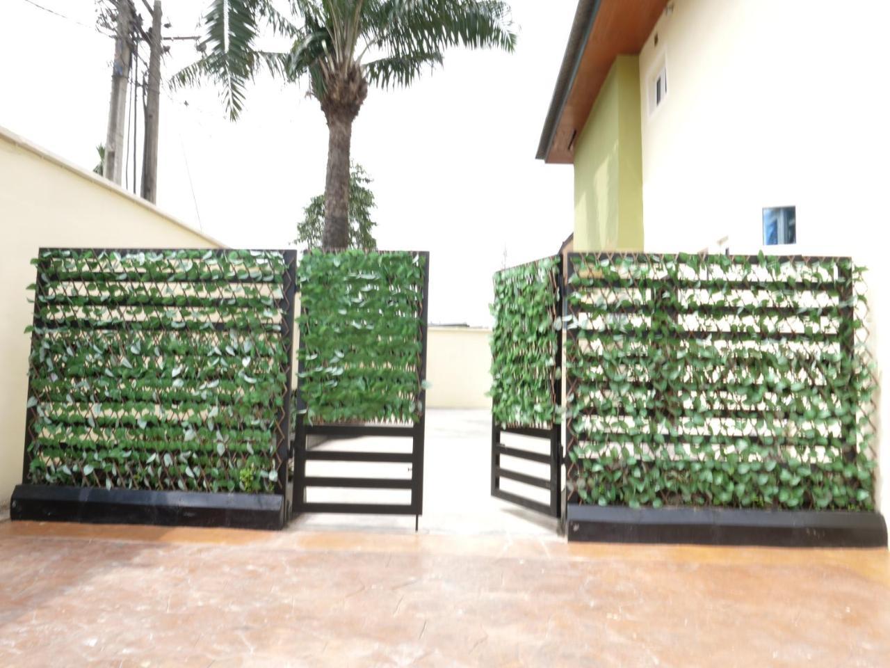 Alexia'S Place Hotel Lagos Exterior photo