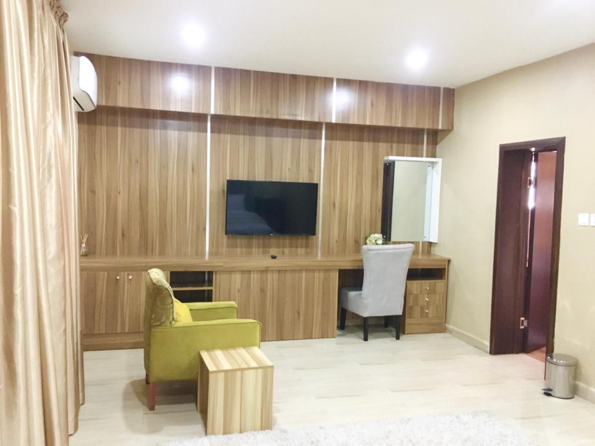 Alexia'S Place Hotel Lagos Exterior photo