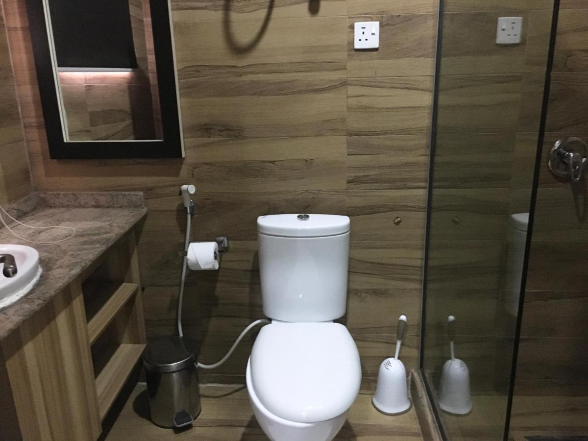 Alexia'S Place Hotel Lagos Exterior photo